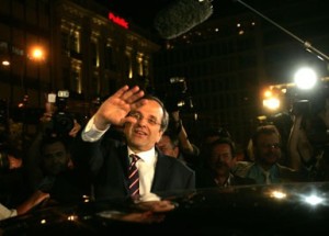 Antonis Samaras appeals to voters to remember the ghost of the Civil War