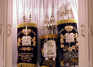Ancient Scroll Found in Holy Ark Read with Advanced Technology